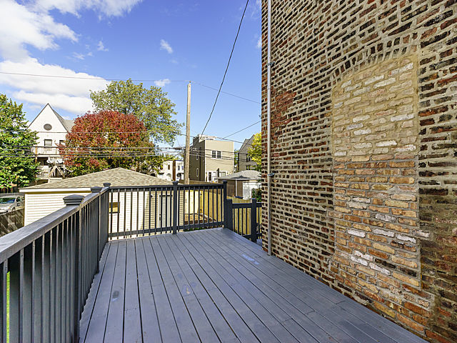 624 E Bowen Ave, Chicago, IL 60653 photo 21