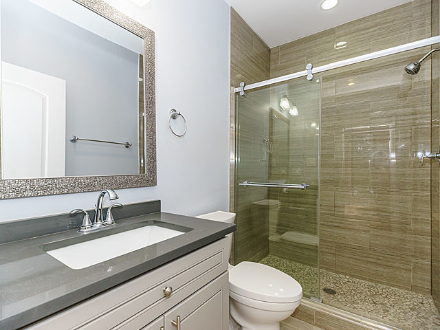 624 E Bowen Ave, Chicago, IL 60653 photo 11