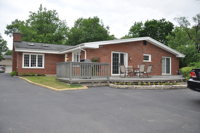 421 Michael Mnr, Glenview, IL 60025 photo 2