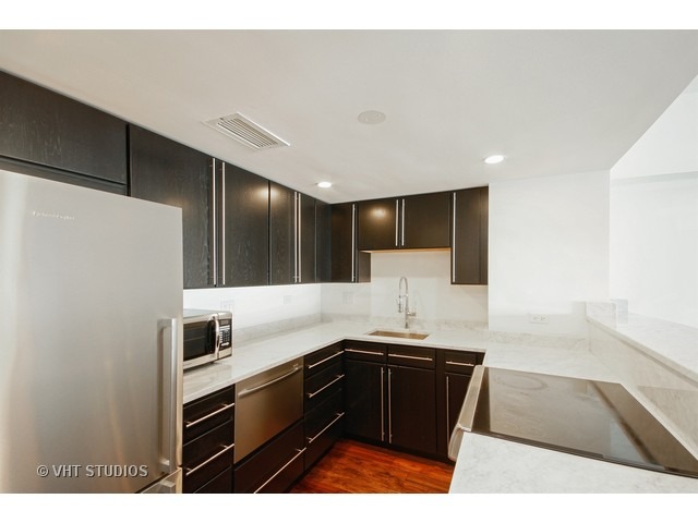 175 E Delaware Pl #7907, Chicago, IL 60611 photo 6