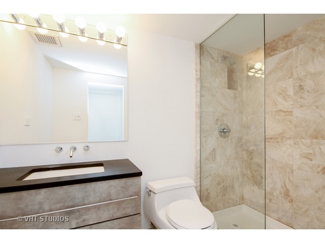 175 E Delaware Pl #7907, Chicago, IL 60611 photo 9