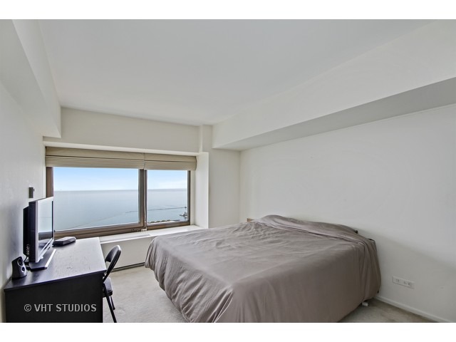 175 E Delaware Pl #7907, Chicago, IL 60611 photo 8