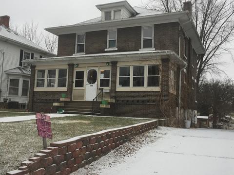 802 E 3rd St, Dixon, IL 61021 photo 2