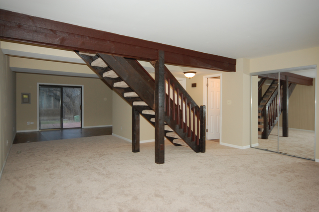 20 Cypress Sq, Elgin, IL 60123 photo 3