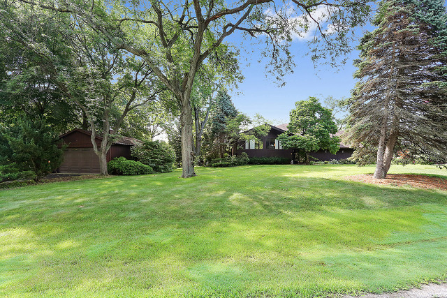 8073 William Dr, Willowbrook, IL 60527 photo 3