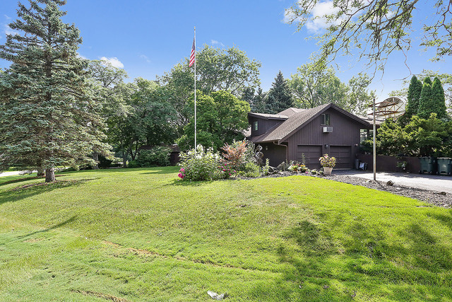 8073 William Dr, Willowbrook, IL 60527 photo 4