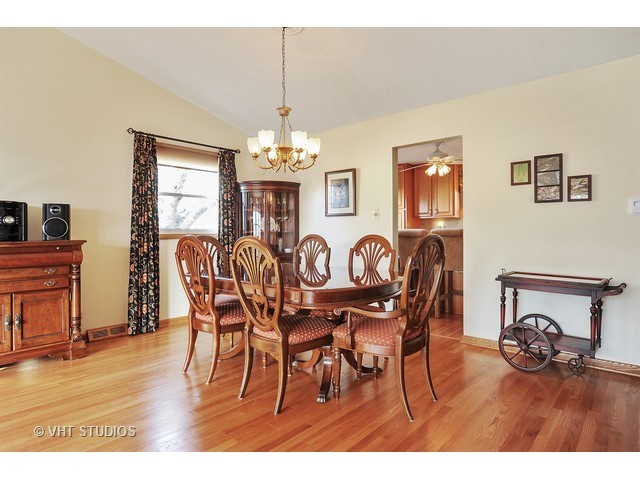 941 Beverly Dr, Wheeling, IL 60090 photo 5