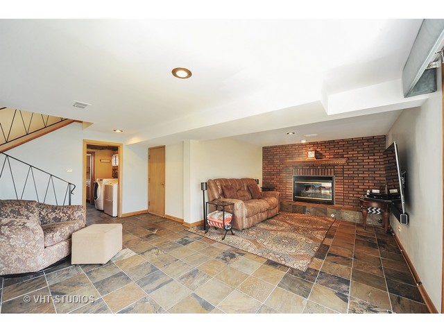 941 Beverly Dr, Wheeling, IL 60090 photo 7