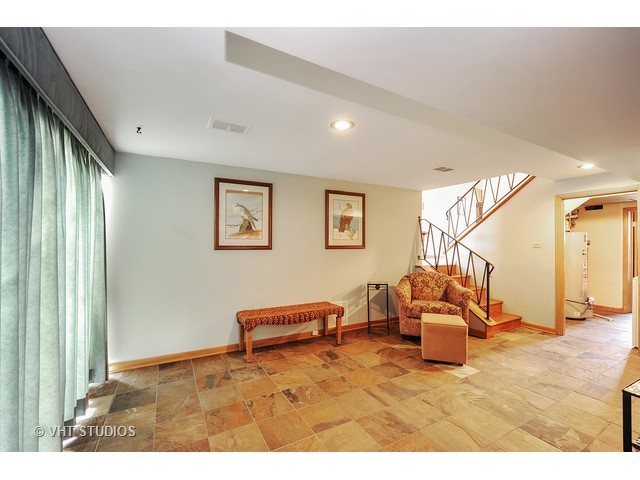 941 Beverly Dr, Wheeling, IL 60090 photo 6