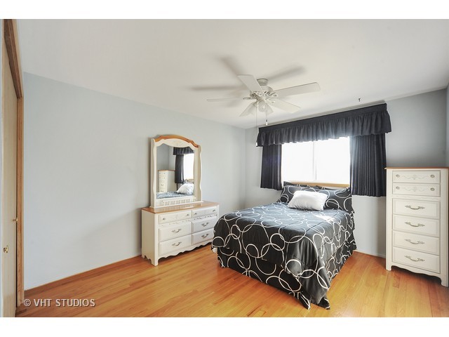 941 Beverly Dr, Wheeling, IL 60090 photo 9