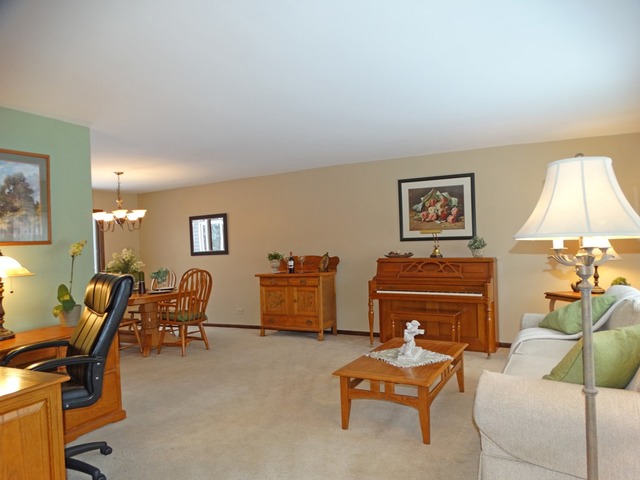 330 S Walnut St, Itasca, IL 60143 photo 3