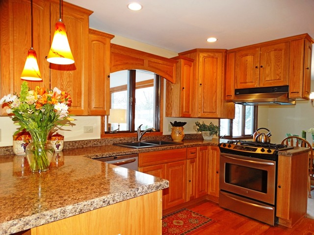 330 S Walnut St, Itasca, IL 60143 photo 8