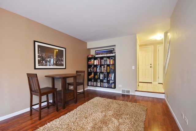 2513 Honeysuckle Ln, Rolling Meadows, IL 60008 photo 4