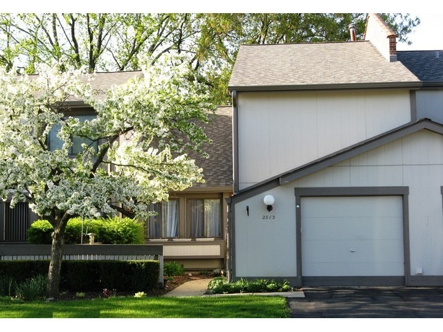 2513 Honeysuckle Ln, Rolling Meadows, IL 60008 photo 1