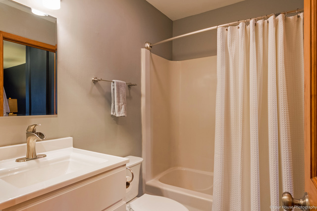 636 Chip Ct, Gurnee, IL 60031 photo 12