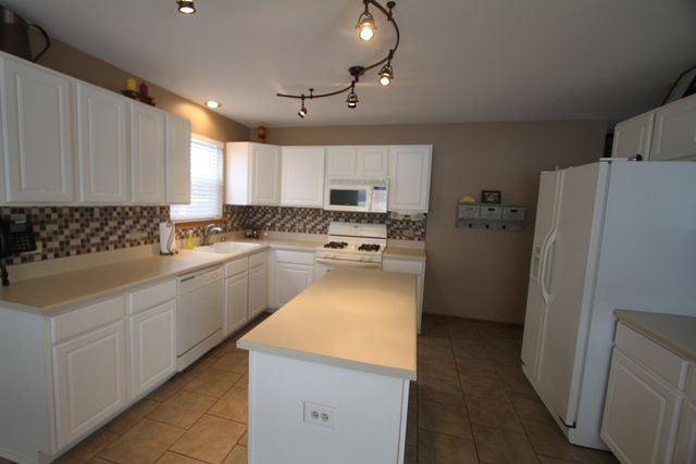 16716 W Apache Dr, Lockport, IL 60441 photo 6