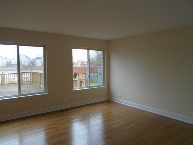 360 Sundance Dr, Bartlett, IL 60103 photo 8