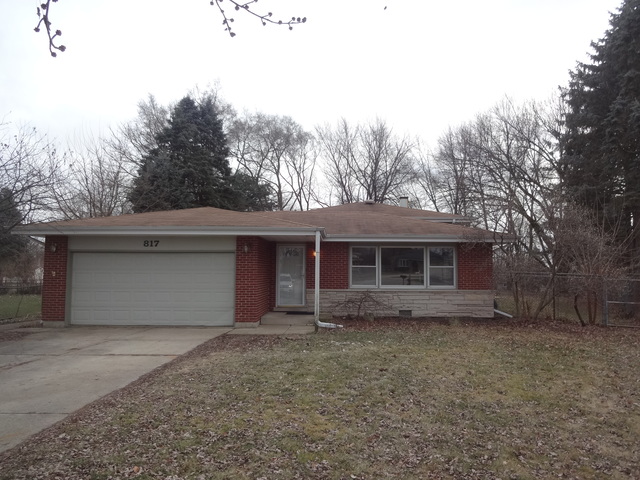 817 Forest Ct, Bartlett, IL 60103 photo 1