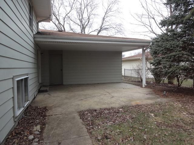 817 Forest Ct, Bartlett, IL 60103 photo 17