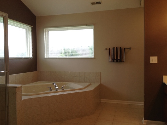 6075 Frank Dr, Hoffman Estates, IL 60192 photo 15