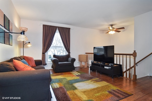 122 E Mcclellan St, Bartlett, IL 60103 photo 2