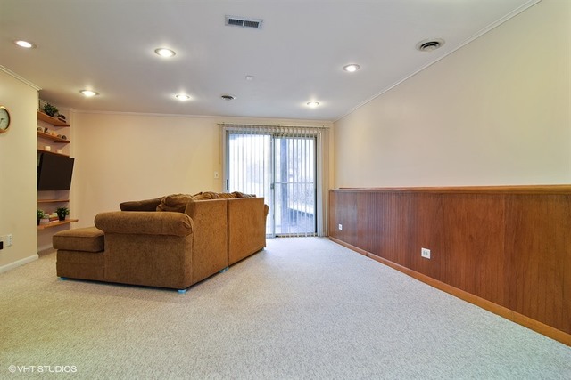 122 E Mcclellan St, Bartlett, IL 60103 photo 6