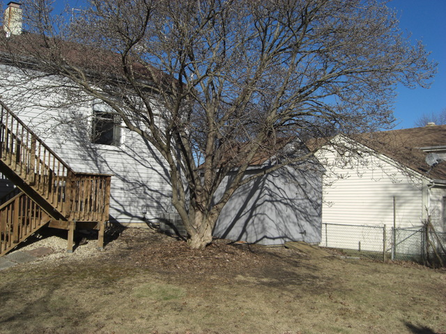 122 E Mcclellan St, Bartlett, IL 60103 photo 13