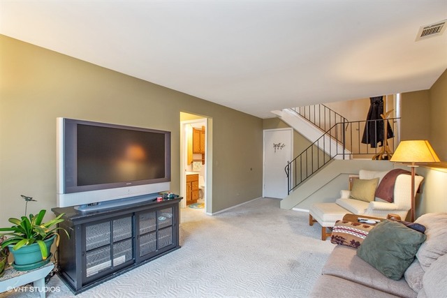 30 Pine Cir, Cary, IL 60013 photo 7