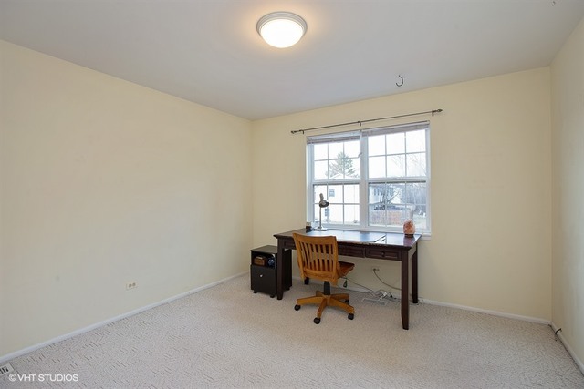 30 Pine Cir, Cary, IL 60013 photo 9
