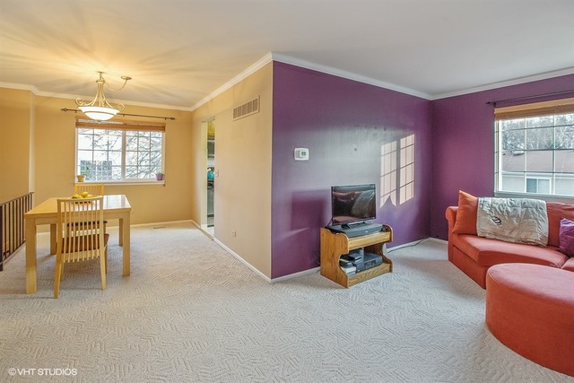 30 Pine Cir, Cary, IL 60013 photo 5