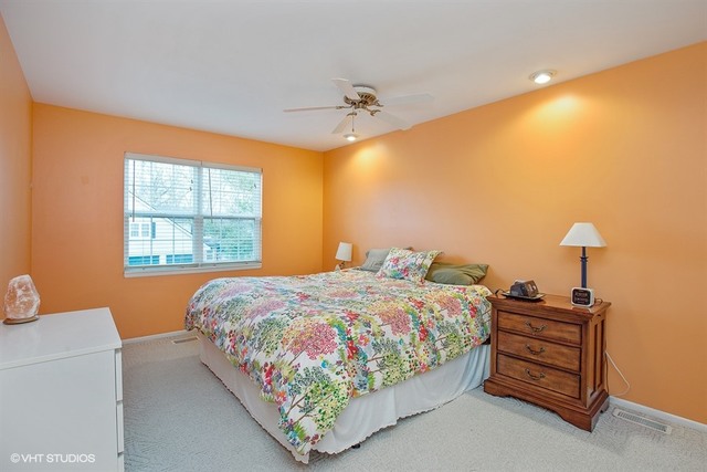 30 Pine Cir, Cary, IL 60013 photo 8