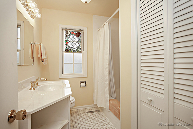 1128 S Chase St, Wheaton, IL 60187 photo 7