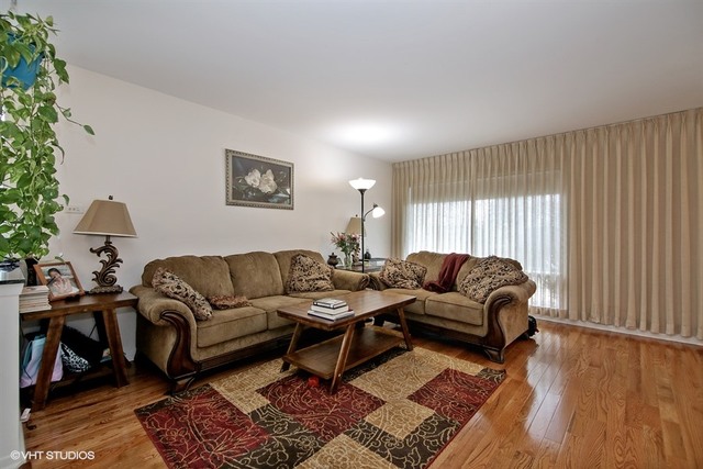 821 Long Rd, Glenview, IL 60025 photo 3
