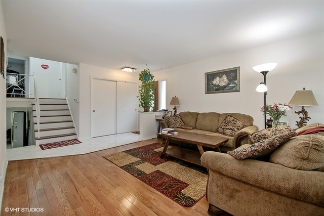 821 Long Rd, Glenview, IL 60025 photo 4