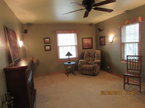 906 S Gables Blvd, Wheaton, IL 60189 photo 11