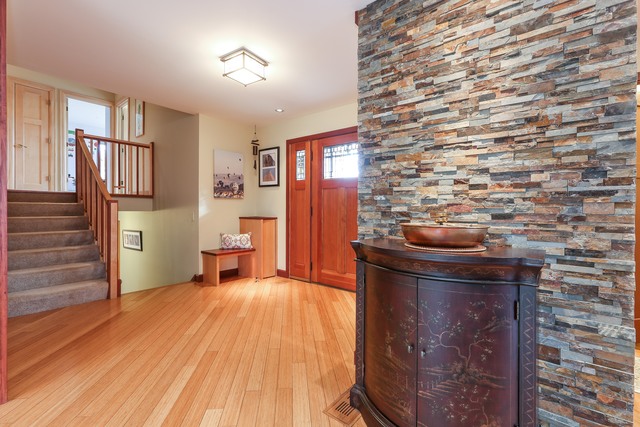 1482 Creekside Dr, Wheaton, IL 60189 photo 2