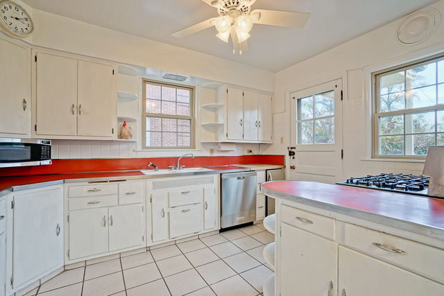 9221 S Hamilton Ave, Chicago, IL 60643 photo 10