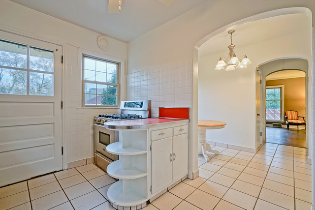 9221 S Hamilton Ave, Chicago, IL 60643 photo 12