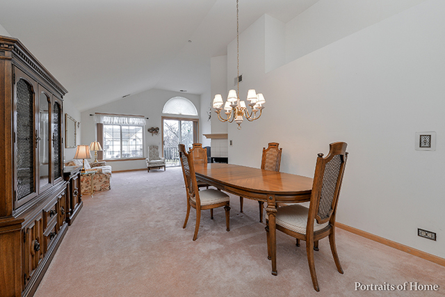 449 Cromwell Cir #2, Bartlett, IL 60103 photo 2