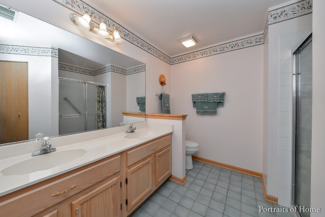 449 Cromwell Cir #2, Bartlett, IL 60103 photo 11