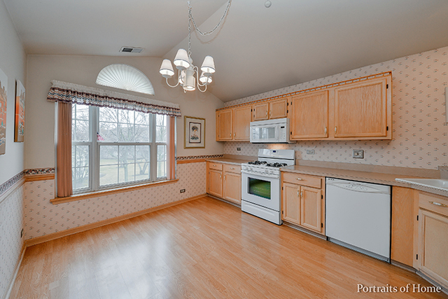 449 Cromwell Cir #2, Bartlett, IL 60103 photo 7