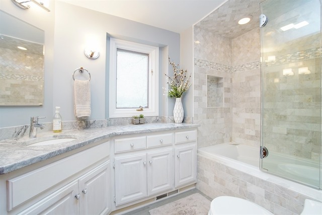 885 S 6th Ave, Des Plaines, IL 60016 photo 12