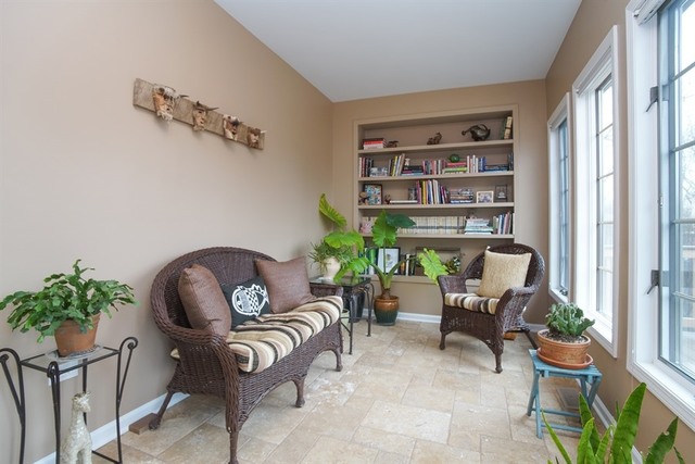 885 S 6th Ave, Des Plaines, IL 60016 photo 7