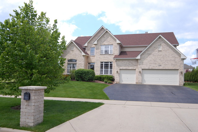 1028 Auburn Ln, Bartlett, IL 60103 photo 1