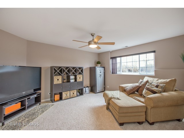 1903 Concord Dr, Mchenry, IL 60050 photo 6