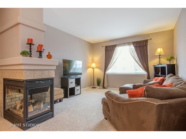 1903 Concord Dr, Mchenry, IL 60050 photo 2