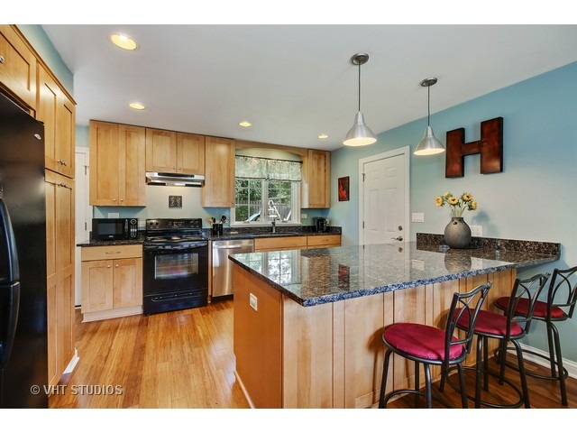 415 Geneva Pl, Wheaton, IL 60187 photo 6
