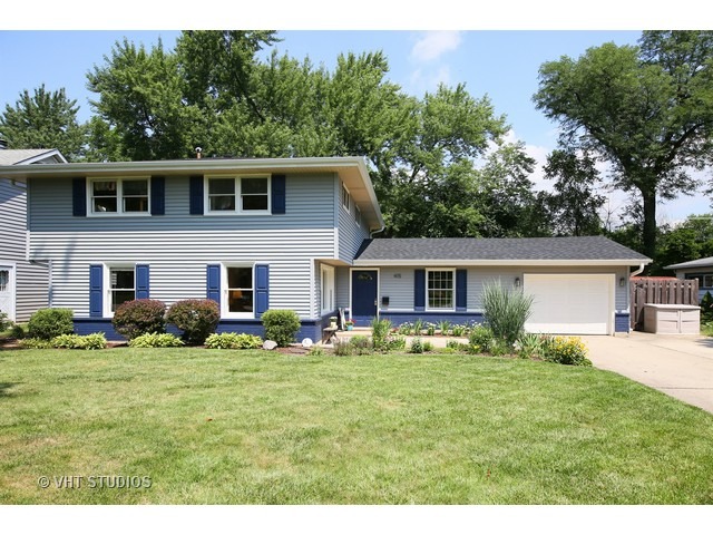 415 Geneva Pl, Wheaton, IL 60187 photo 1