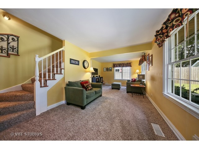 415 Geneva Pl, Wheaton, IL 60187 photo 10