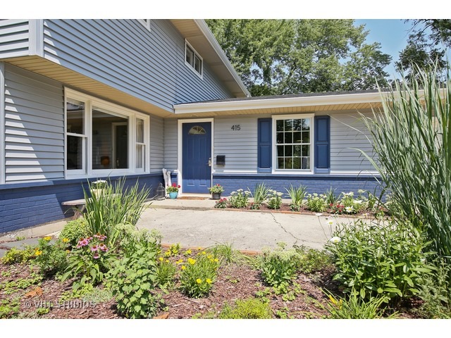 415 Geneva Pl, Wheaton, IL 60187 photo 2